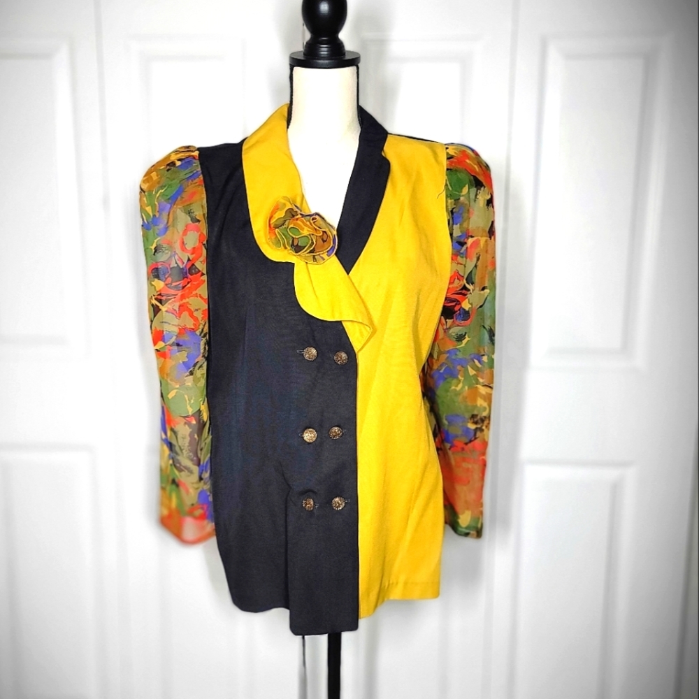 ✨️ Vintage Rare Frech Action Blazer